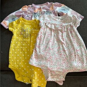 Carter's bundle of outfits 3-6 months